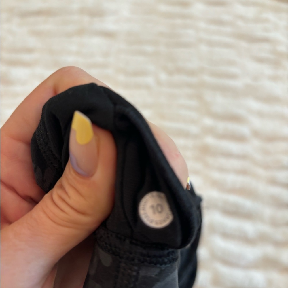 lululemon Energy Bra *Medium Support B–D Cups Color:Intertwined Camo Deep Coal M - Picture 4 of 4